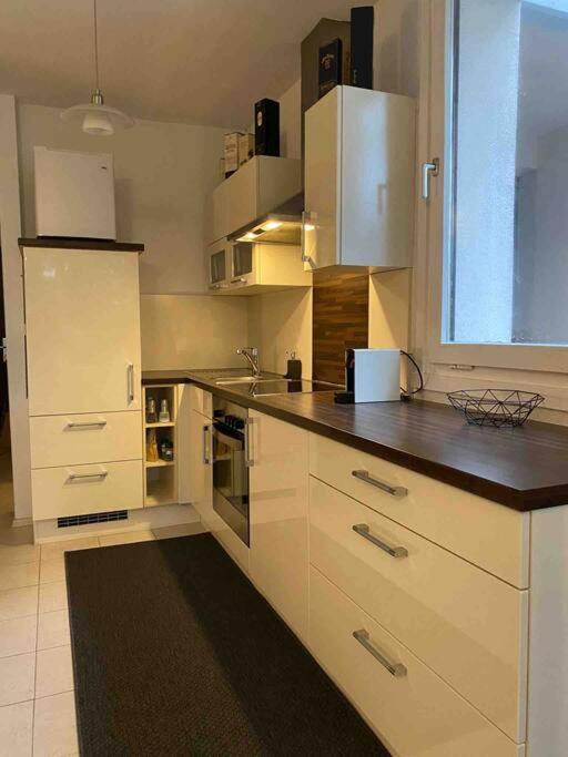 Schoene In Zentraler Lage Apartment *